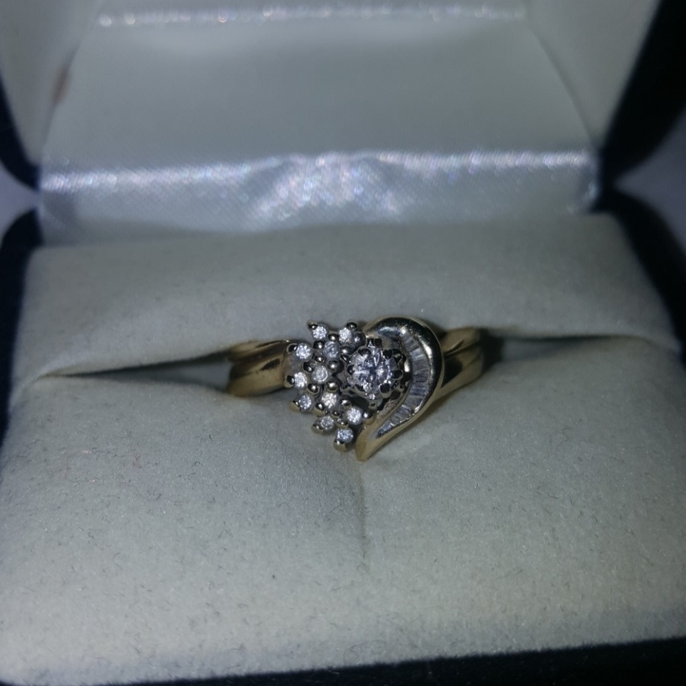 10k gold diamond ring
